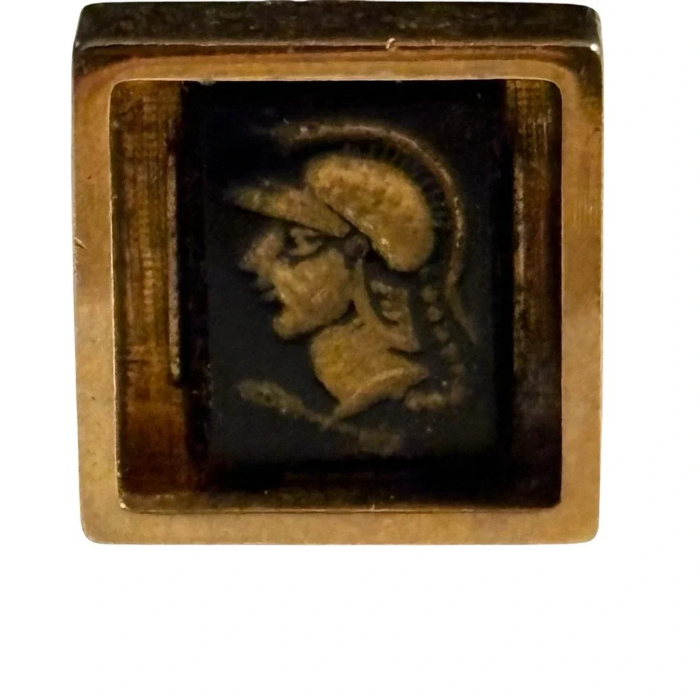 Vintage Cufflinks Roman Trojan Greek Soldier Gold Tone Black‎ Center Square